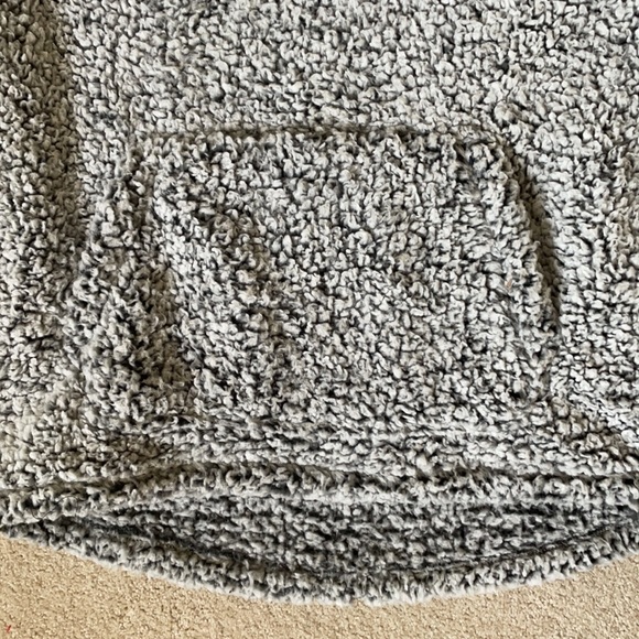 NWT Victoria’s Secret Pink grey sherpa fleece size small - Picture 2 of 11